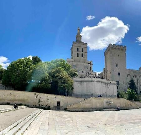 Appartement Aux Pieds Du Palais Des Papes. Avignon Eksteriør bilde