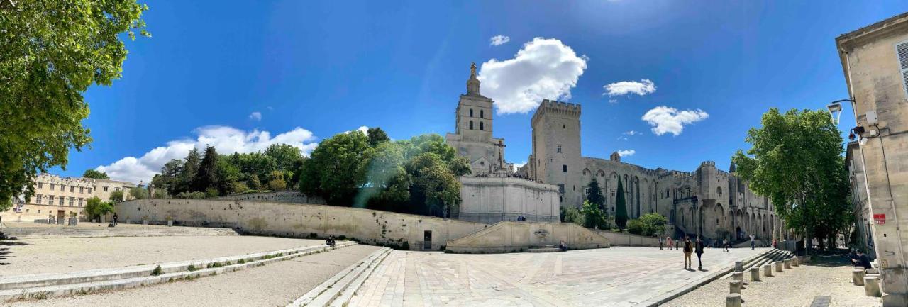 Appartement Aux Pieds Du Palais Des Papes. Avignon Eksteriør bilde